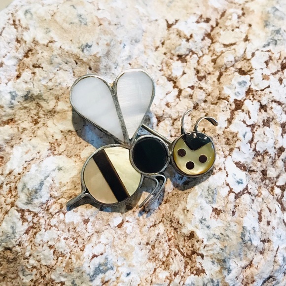 Zuni bee pin/pendant signed AA Zuni - Picture 2 of 5